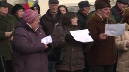 Cea mai haioasă pancartă de la contramanifestaţia de la Cotroceni. Mesaj în limba germană