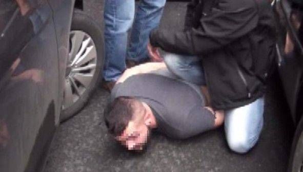 Culmea furtului, în România. Nici poliţiştilor nu le-a venit să creadă pe cine a atacat un tânăr