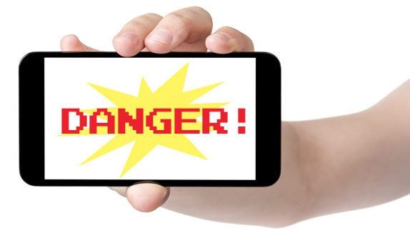 Victimă a dependenţei de telefonul mobil. Moartea absurdă a unei nonagenare cauzează rumoare