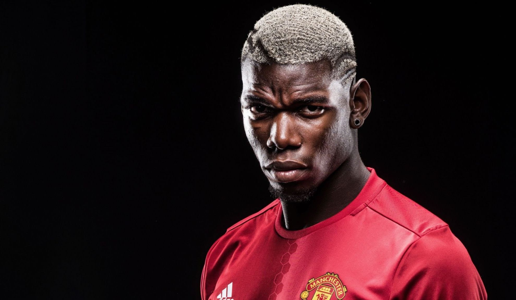 Paul Pogba şi-a cumpărat o casă de 4 milioane €. Colegii de la Man UTD, ULUIŢI. Cum arată vila