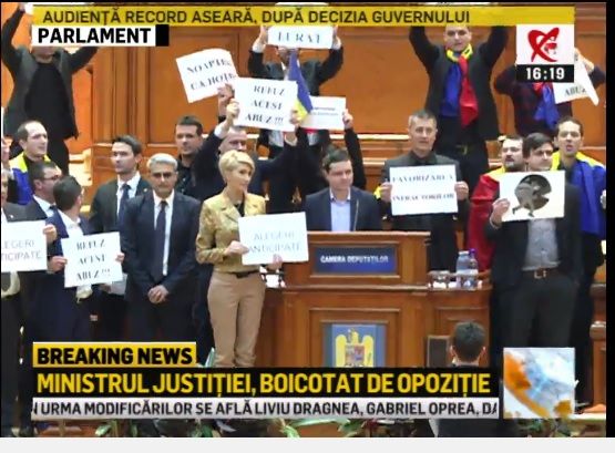 Scandal în Parlament. PNL- USR, boicot în plen, la adresa lui Florin Iordache: "Ruşine să vă fie"