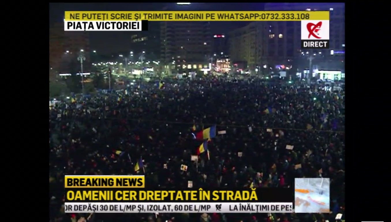 A patra zi de proteste în Bucureşti: 150.000 de oameni au fost, vineri seară, în Piaţa Victoriei