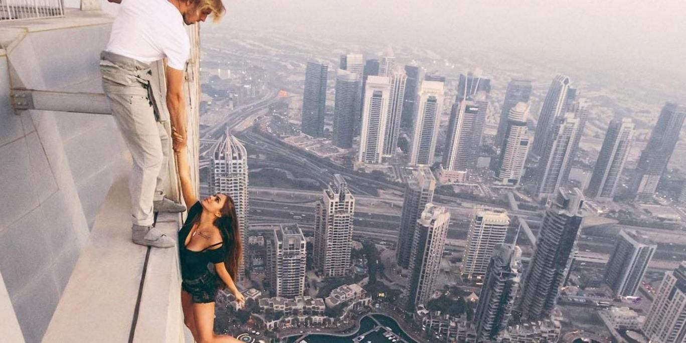Prostie extremă: "Regina Instagramului" din Rusia ar face orice pentru o fotografie. Cu ce se laudă