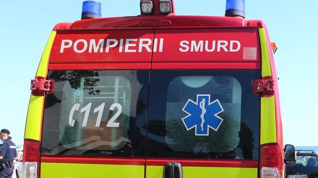 Grav accident între un autobuz şcolar şi un automobil: 6 copii răniţi, în Mehedinţi