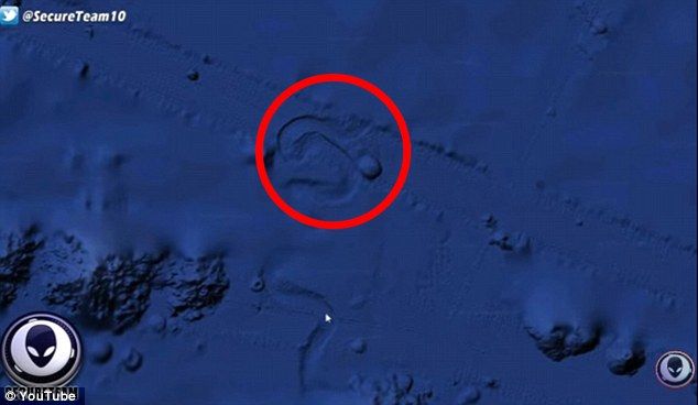 Au descoperit un OZN gigant pe fundul Oceanului. "Se mişcă în zig-zag"