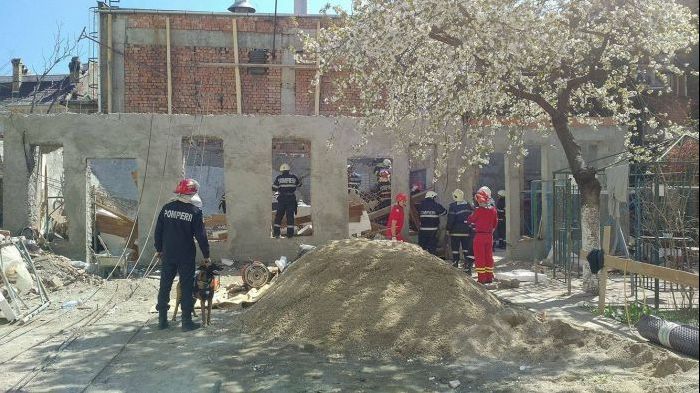 Clădire prăbușită în Timișoara: Două persoane au murit, alta este grav rănită