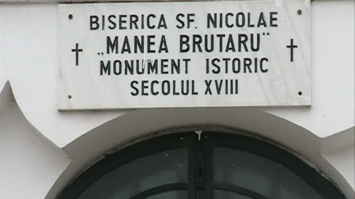 O biserică din Capitală, declarată monument, a fost "mutilată"
