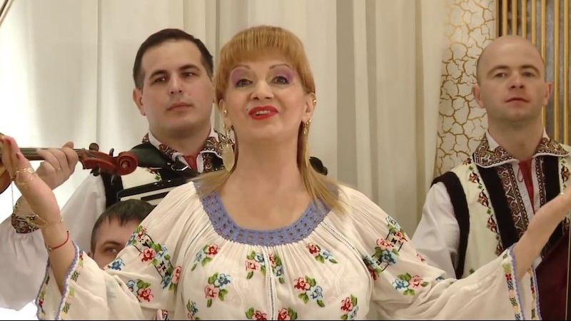 Scandal după înmormântarea Ilenei Ciuculete. Preot, criticat de Patriarhia Română pentru un GEST ŞOC