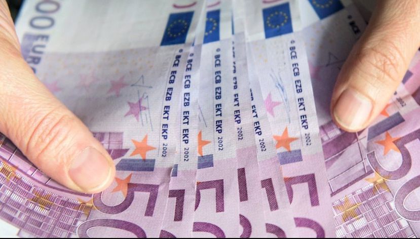 Un bătrân a găsit un rusac cu 13.700 de euro în el. Ce a făcut după aceea întrece orice imaginaţie