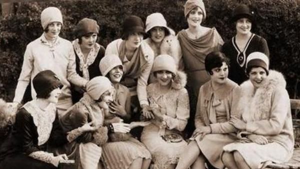 Ce păţeau femeile care călcau strâmb în perioada interbelică. E terifiant!