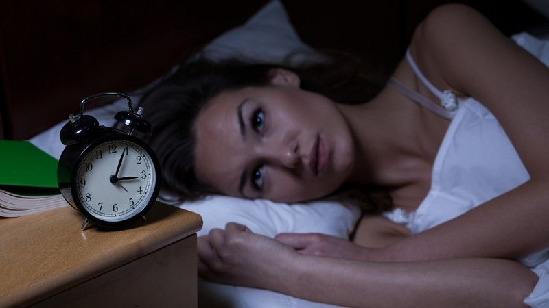 Cum să adormi în 60 de secunde. Metodă sigură care funcţionează dacă ai probleme cu somnul