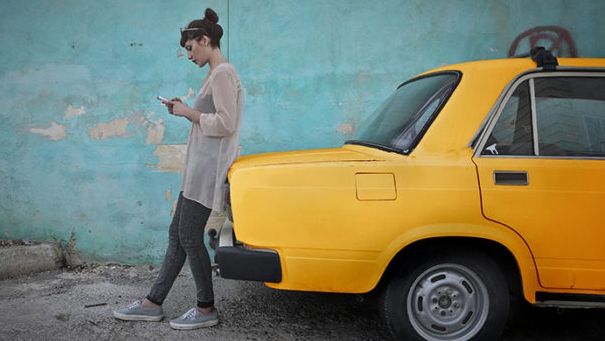 Ţi-ai vândut maşina, dar primeşti în continuare amenzi? Iată ce trebuie să faci