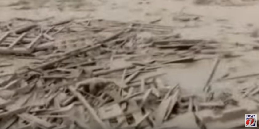 Pare filmarea unui dezastru natural, dar un DETALIU din imagine înfioară întreaga lume 