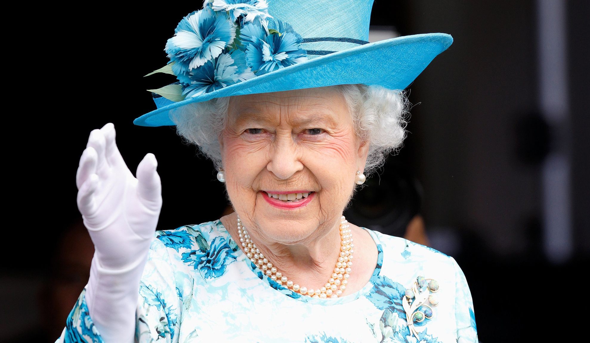 Cât costă oja Reginei Elisabeta. Nu o să-ți vină să crezi că dă atât pe ea