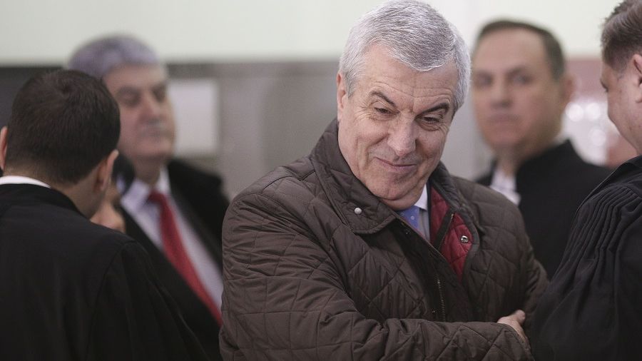 Tăriceanu, ironic la adresa premierului: "E bine să înveţi să conduci Trabantul bine, apoi..."