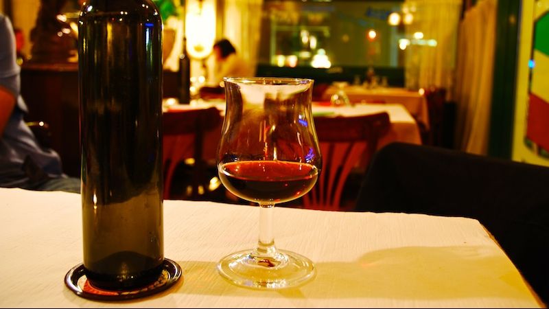 Bei la cină? Ai transport gratuit asigurat 