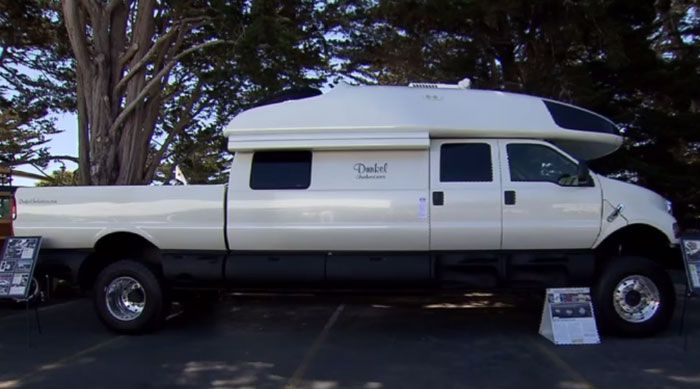 Cel mai util hibrid fabricat vreodată. E şi casă, e şi un SUV de mare putere. Interiorul e EPIC