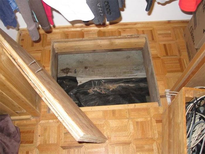 Au cumpărat o casă şi au găsit o TRAPĂ în podea.Acolo, era o cutie.Au deschis-o, s-au ales c-o AVERE