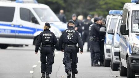 Germania: Trei persoane arestate sub bănuiala că au ajutat un terorist să pună la cale un atac