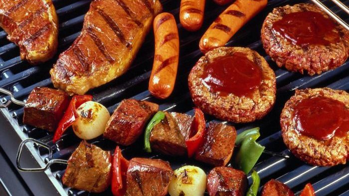 Ce greșeli să eviți când faci carne la grătar ca să nu formeze compuși cancerigeni