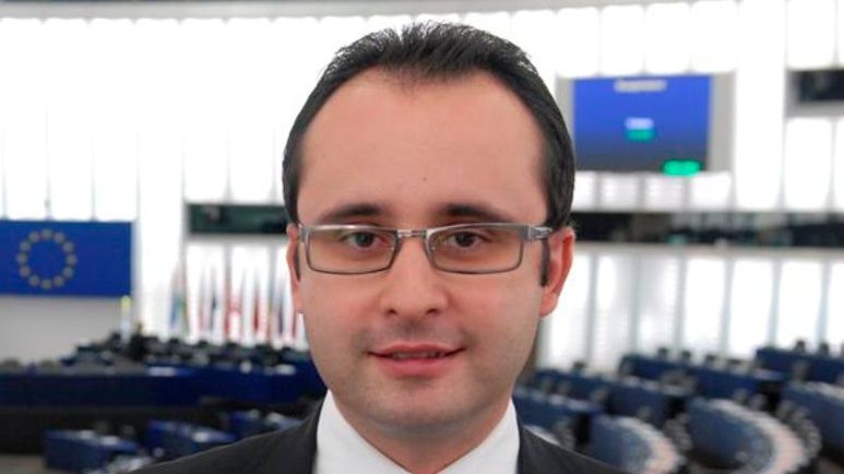 Filialele PNL din Ardeal se întâlnesc pentru a decide pe cine susţin la şefia PNL