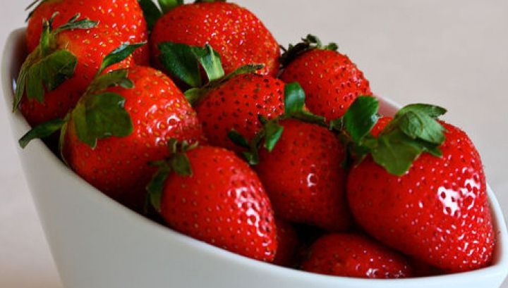 Pericolul ascuns din căpşuni, pe care nimeni nu îl spune. Ce se întâmplă dacă mănânci prea multe