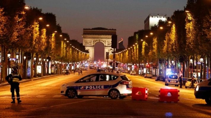 Ce nu se ştia despre atacatorul de la Paris, care a a ucis un poliţist 