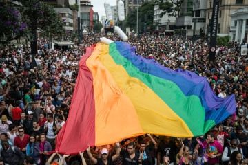 A murit un artist de referinţă pentru comunitatea LGBT. Era creatorul unui simbol