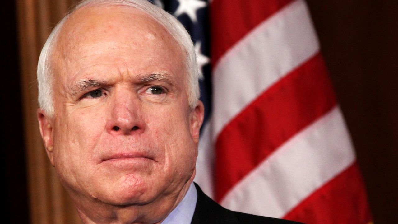 Critici dure: John McCain susține că Trump e parțial răspunzător pentru atacul din Siria