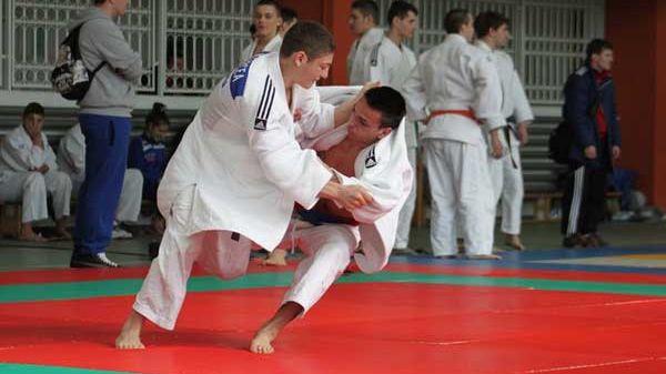 12 români participă la Campionatul European de Judo de la Varșovia
