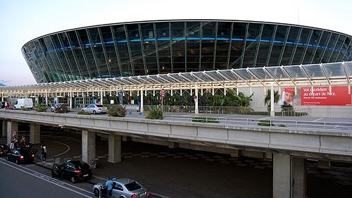 Aeroportul din Nisa a fost evacuat în urma unei alerte teroriste