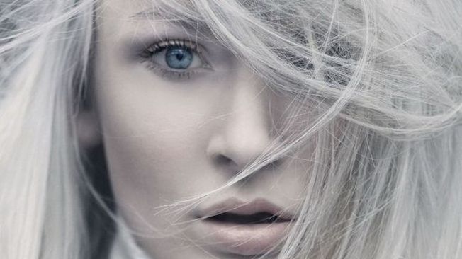 Ce boli duc la albirea prematură a părului