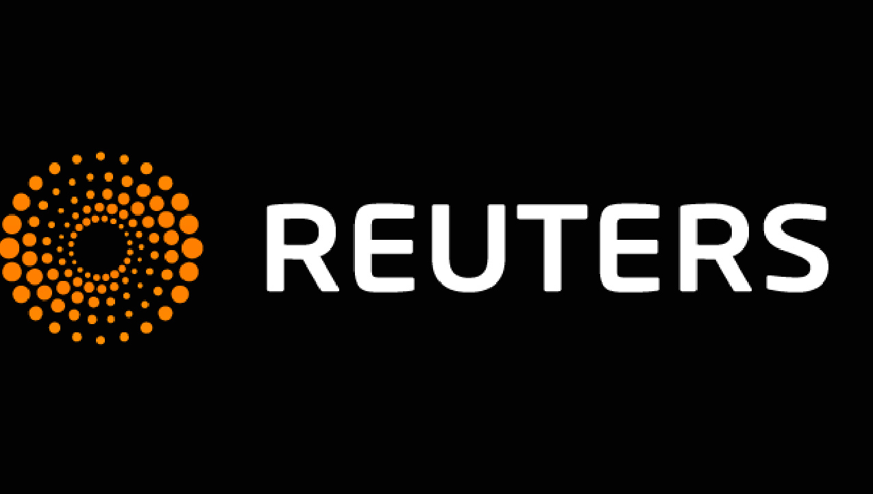 REUTERS publică imaginea zilei: O fotografie din România, făcută în cimitir, în Săptămâna Mare 