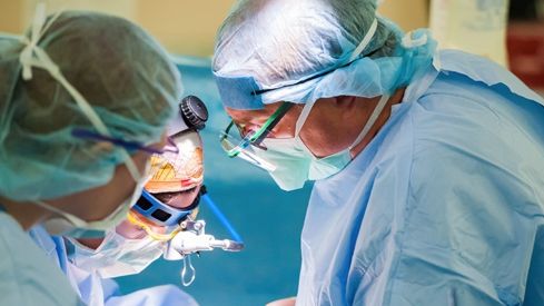 Spital executat silit, după ce o fetiţă a paralizat din cauza medicului care a asistat la naştere