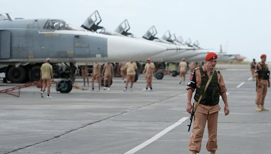 Siria dislocă aeronave militare către o bază aeriană a Rusiei