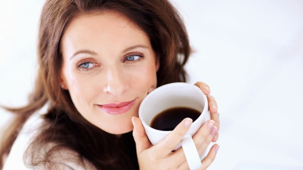 Bei cafea zilnic? Iată ce afecțiuni poți dezvolta din cauza asta