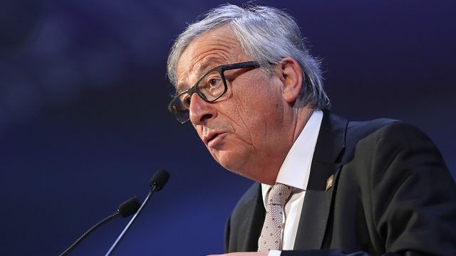 Ce telefon deține președintele Comisiei Europene, Jean Claude Juncker? Nu o să-ți vină să crezi