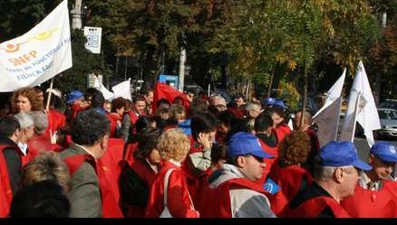 Ghişee cu program imprevizibil. O nouă zi de greve "spontane" în administraţie