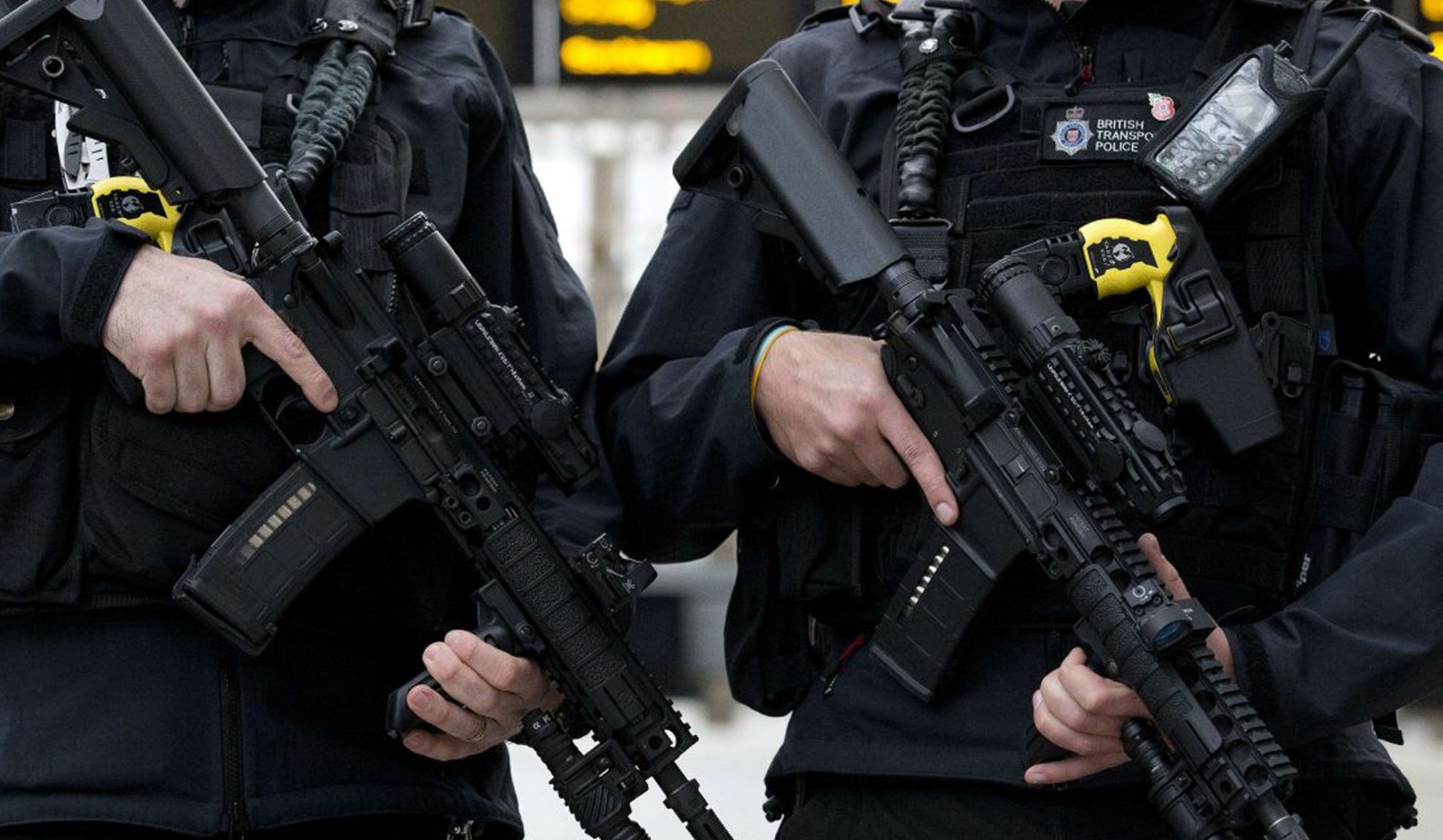 Marea Britanie reduce nivelul de alertă teroristă, dar atrage atenția că un atac este încă posibil