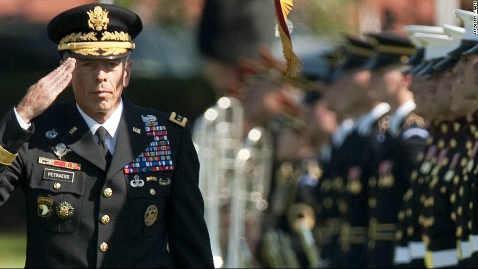 Întâlnire de gradul zero: Foști șefi ai CIA și NATO, la Bucureşti