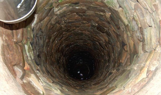 Un bărbat de 64 de ani a căzut într-o fântână. Deznodământ tragic