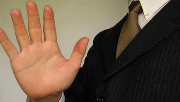 Un angajat "umilit în fața colegilor" va primi 10.000 euro despăgubire de la firma din România