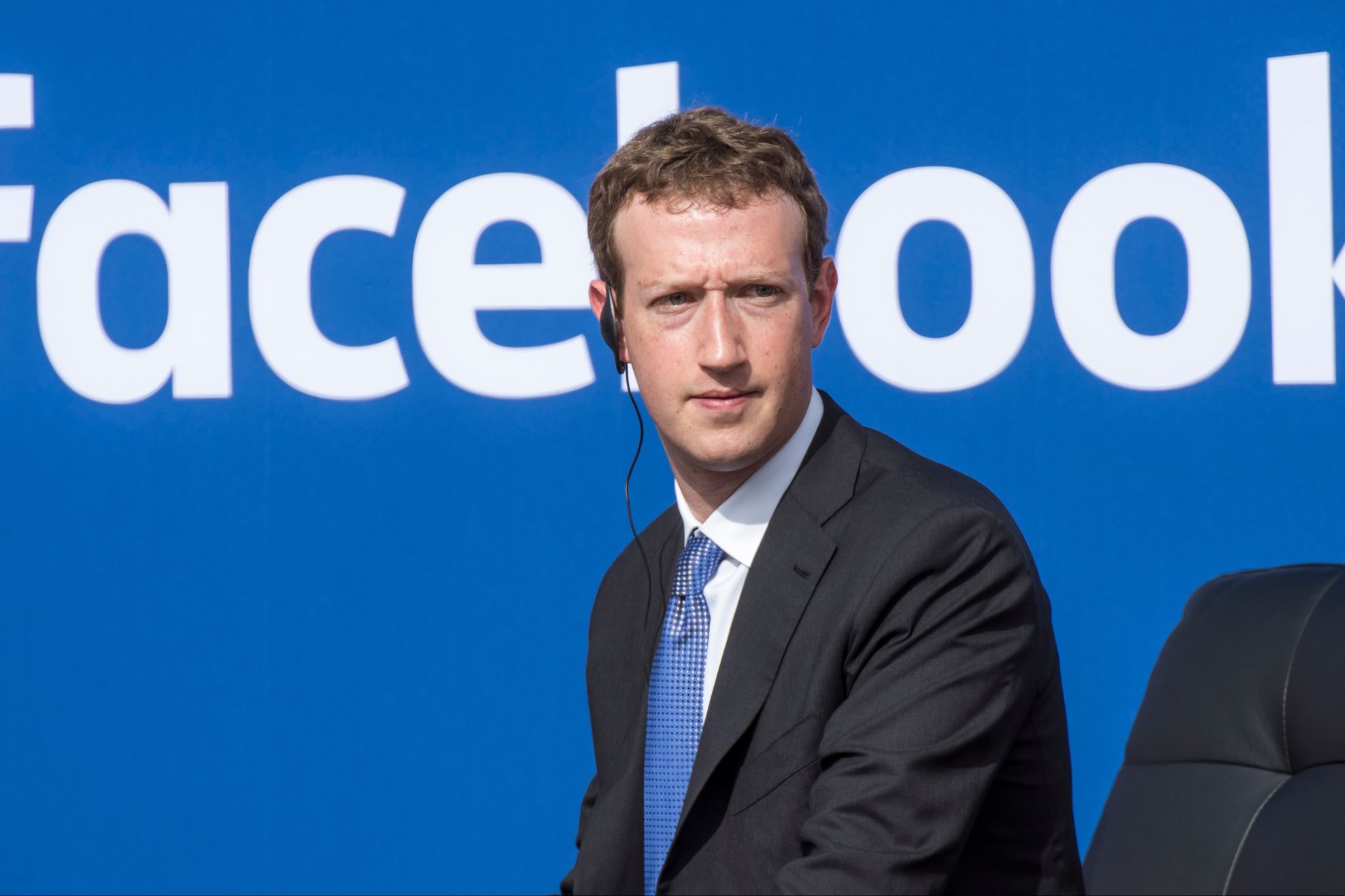 Facebook face angajări! Află dacă ești eligibil