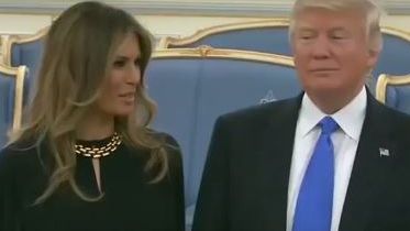 Surprinzător. Ce spune scrisul de mână al Melaniei Trump despre personalitatea sa 