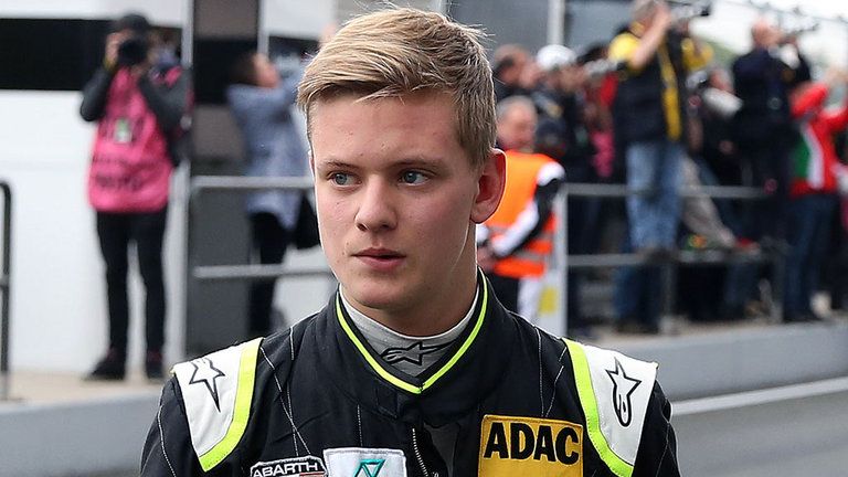 Fiul lui Michael Schumacher a rupt tăcerea despre fostul pilot 