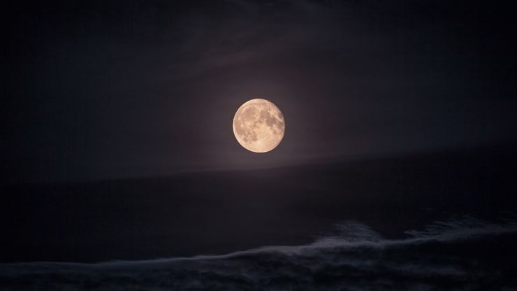 Miniluna din iunie 2017 afectează viaţa zodiilor