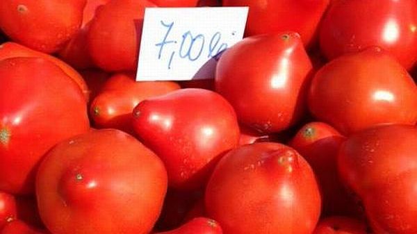 Atenţie la roşiile înjectat din pieţe! Cum vă daţi seama dacă sunt pline de chimicale
