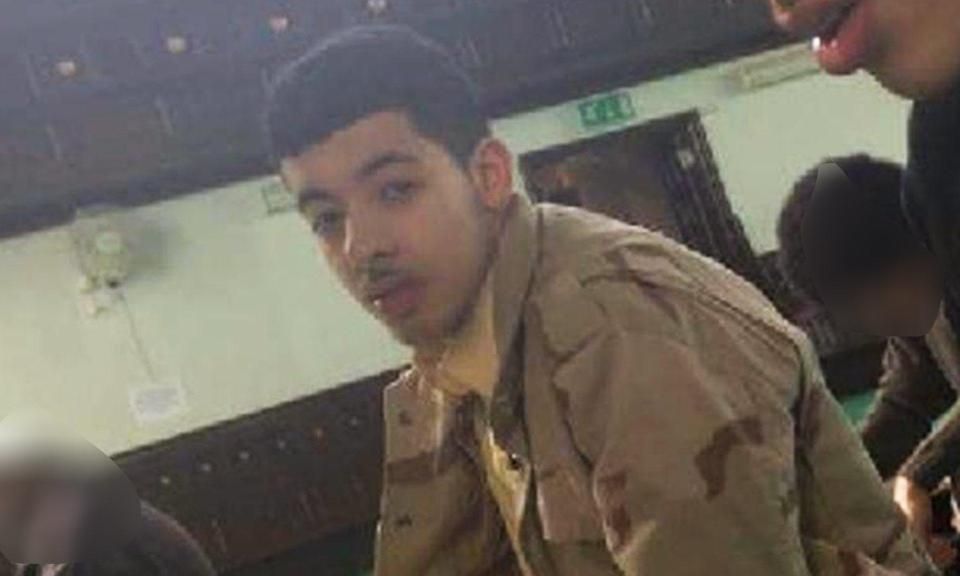 PRIMELE IMAGINI cu atacatorul sinucigaş din Manchester. Cine era el