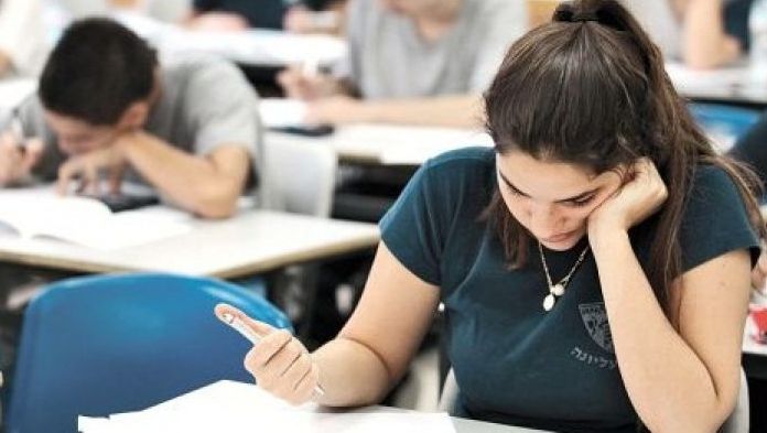 Surprize la probele de ISTORIE şi MATEMATICĂ de la BAC 2017. SUBIECTE şi barem de corectare 