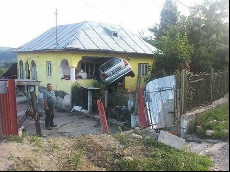 Fotografia de la un accident care şochează România! Poliţistul Godină a făcut-o publică!